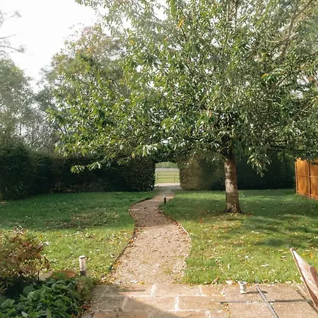 Сasa de vacaciones Maison Conviviale Pres De Avec Jardin Et Terrasse Chamant